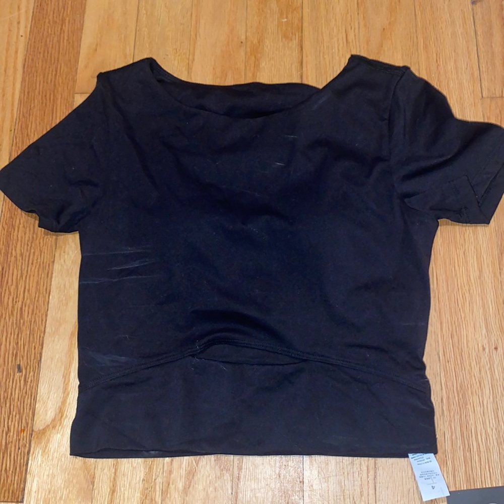 Black crop workout tank